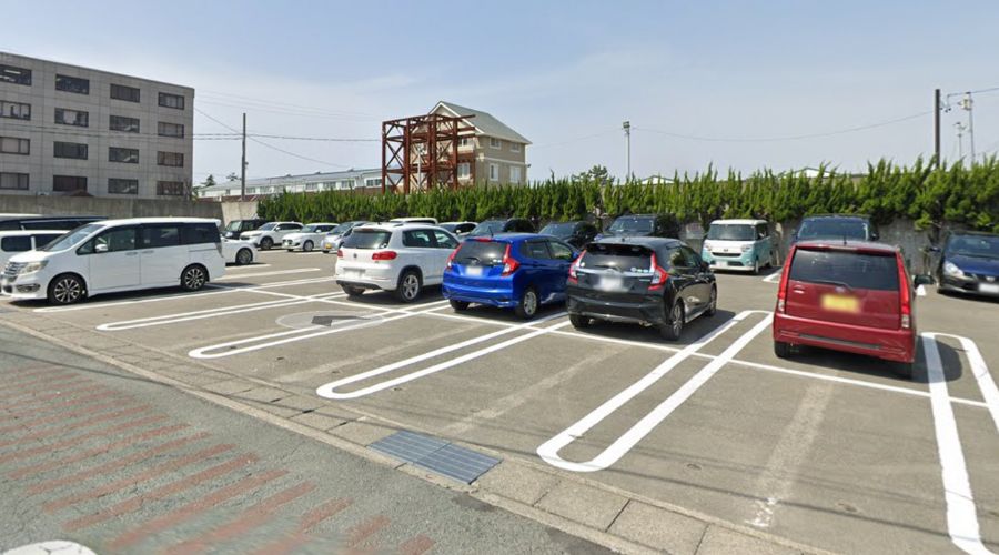 一条工務店浜松工場の駐車場